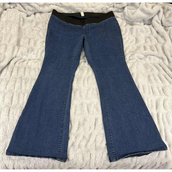 Old Navy Jeans Women 16 Plus Bootcut Dark Wash Stretch Pull On Denim Easy Wear - Picture 1 of 8